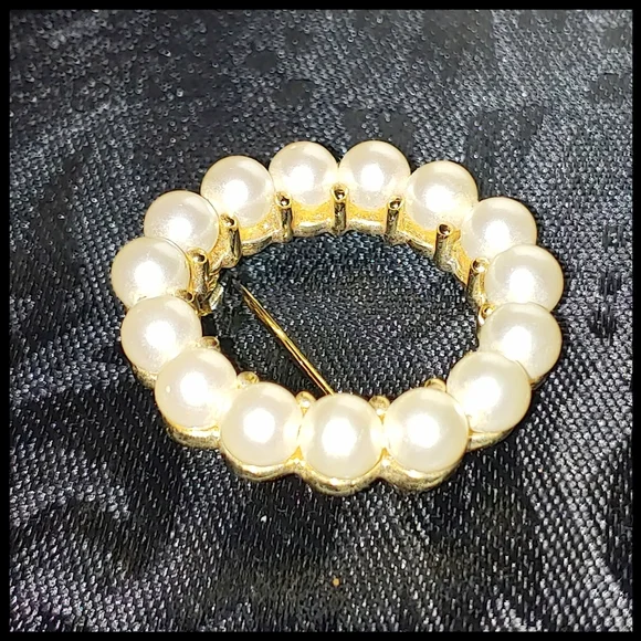 Vintage Circle Brooch - Picture 3 of 3